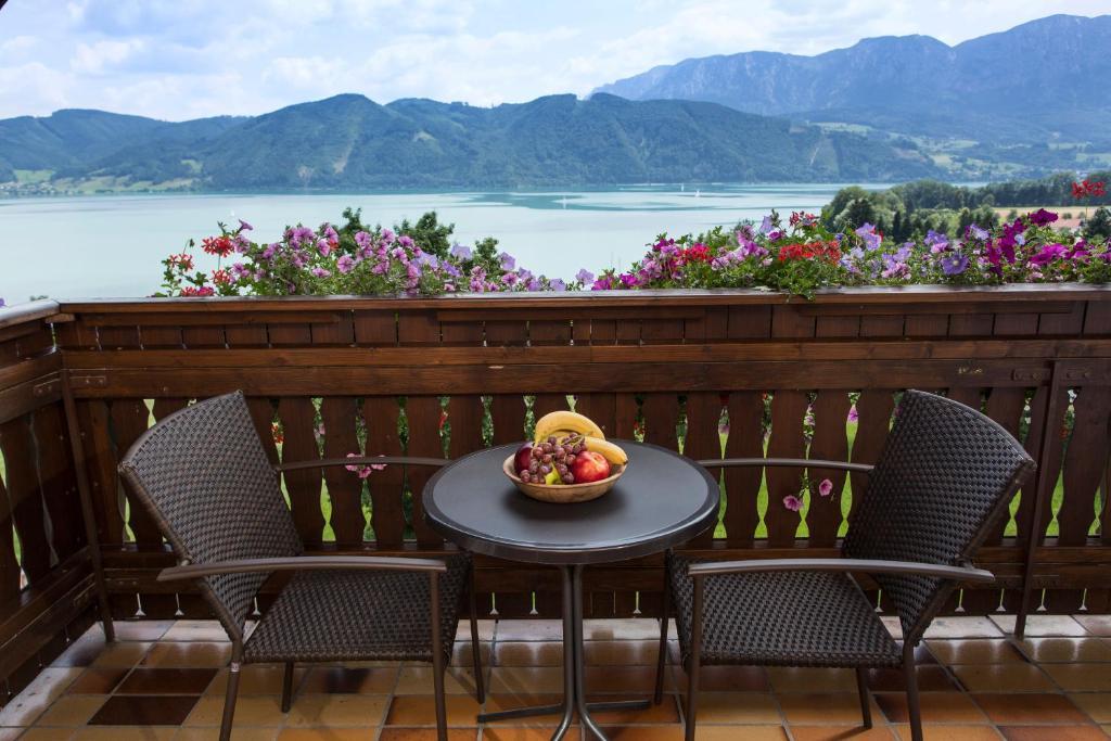 Hotel Schoenberger Nussdorf am Attersee Exterior photo